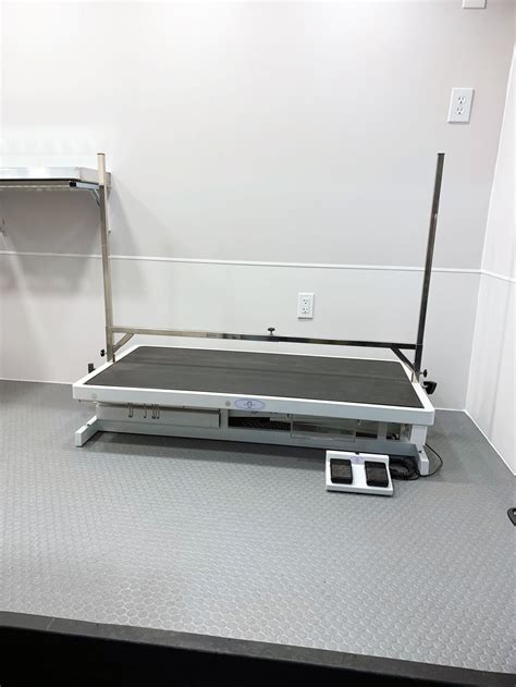 DOG GROOMING VANS | BUSH SPECIALTY VEHICLES