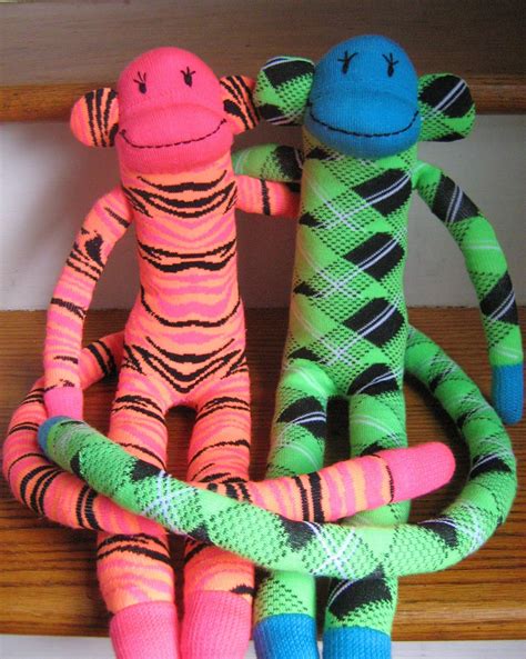 how to make sock monkeys easy 7