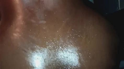 LAST NIGHT GORILLA PUNCHER GETS WARM CHOCOLATE PUSSY CREAMY LIKE SOME SMORES Vídeo de