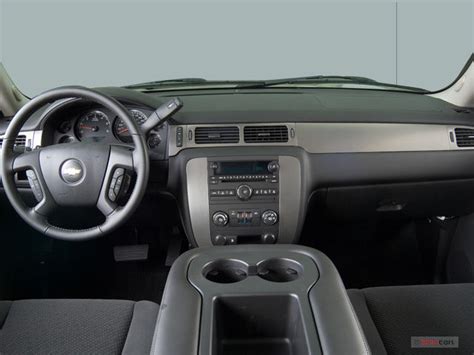 2007 Chevrolet Avalanche Pictures: Dashboard | U.S. News & World Report