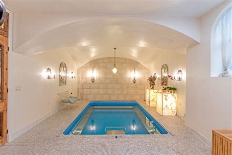 Boropark Brooklyn: Kosher Vacation Rentals -Lxure