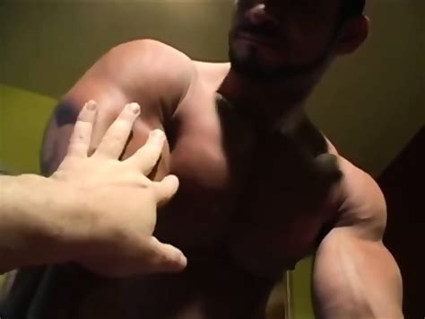Str Bodybuilder Flexing Nude