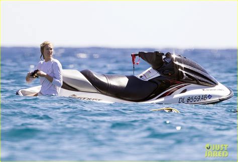 Shirtless Leonardo Dicaprio Yachts With Bikini Clad Toni Garrn Photo Bikini