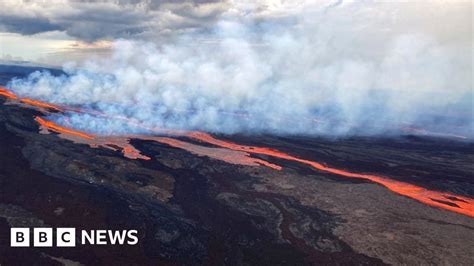 Mauna Loa Worlds Largest Active Volcano Erupts In Hawaii