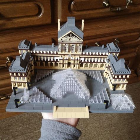 Kaufe 8040 Weltarchitektur Paris Louvre Museum Brunnen Modell DIY Mini