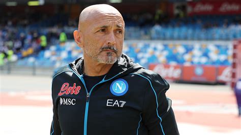 Striscione Contro Spalletti A Napoli Ti Restituiamo La Panda Ma Vattene