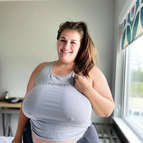 Pin By Kyneate Thomas On Bbw Love Curvy Women Outfits Curvy Women Fashion Gorgeous Women Dresses