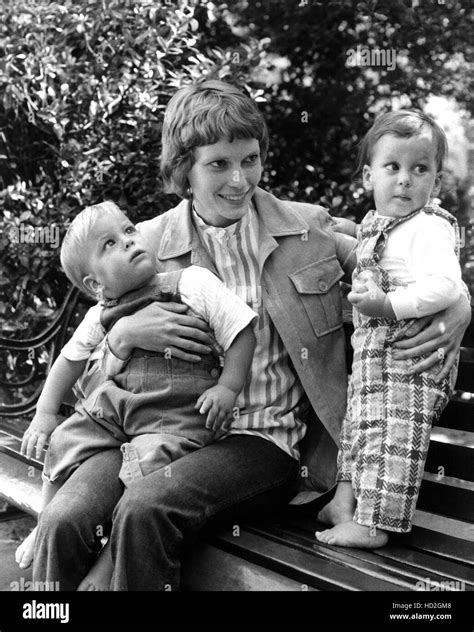 Mia Farrow With Sons Matthew And Sacha Ca 1970s Stock Photo Alamy