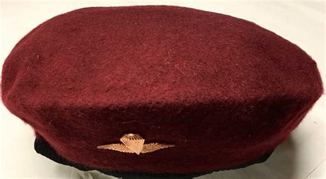 Iraqi Paratrooper Maroon Beret with Badge OIF - Enemy Militaria