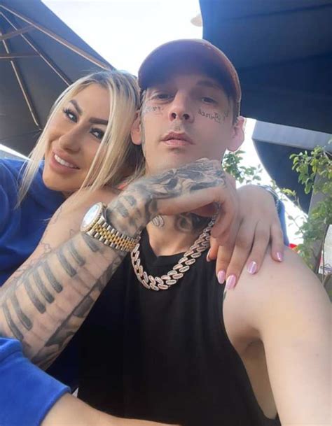 Los Fan Ticos De Aaron Carter Acosan Y Asustan A Su Prometida Melanie