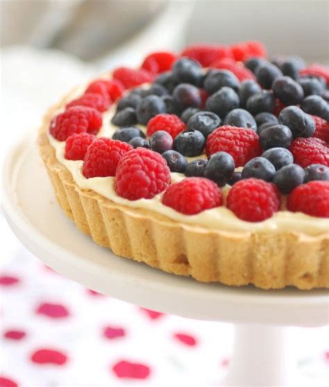 The 25+ best Fruit custard tart ideas on Pinterest | Fruit tartlet ...