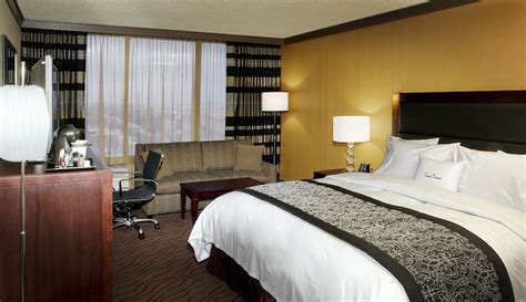 Book DoubleTree by Hilton Cleveland Downtown - Lakeside in Cleveland ...