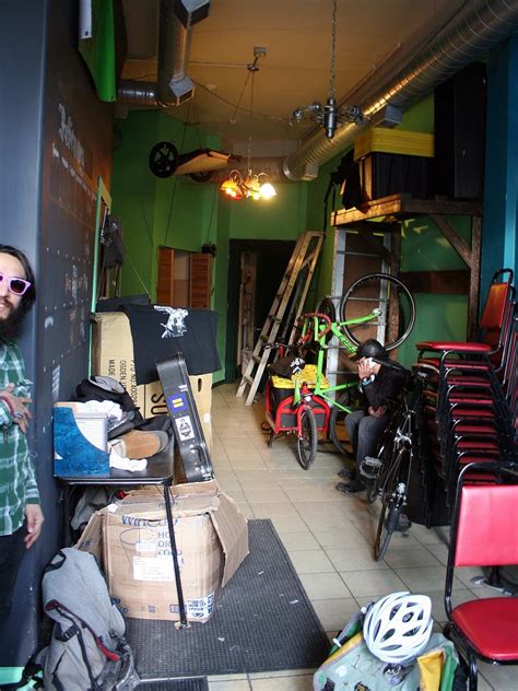 On the Grid : Cut Cats Courier