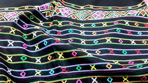 Tenun Timor Motif Buna Insana Tenunan