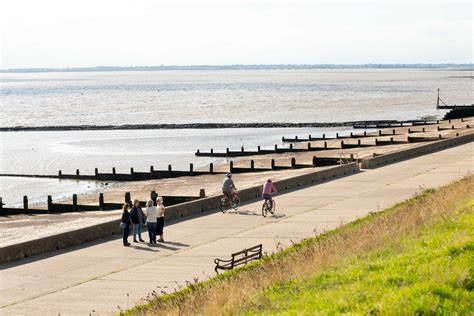 Languard View: New homes in Dovercourt, Essex | Barratt Homes