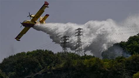 Al Via La Campagna Antincendi Con Uomini Elicotteri E Canadair