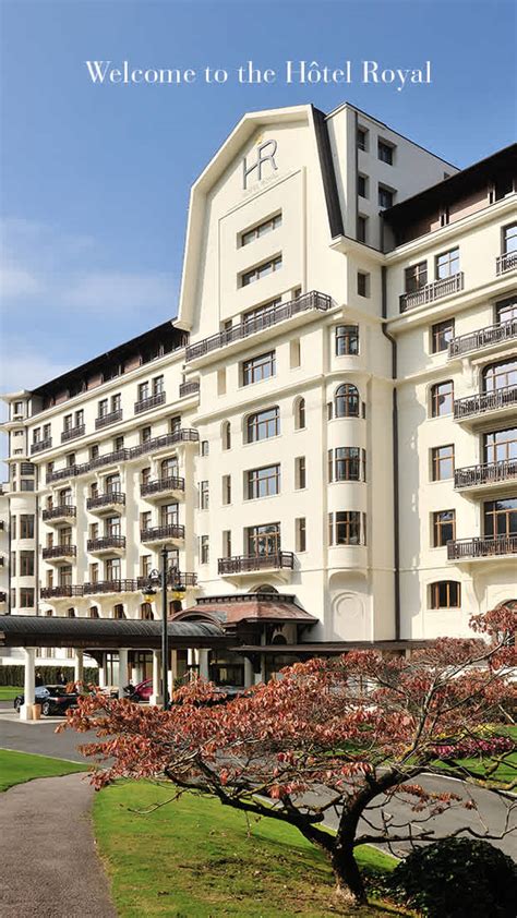 Hôtel Royal 5 stars Palace with view on Geneva Lake | Evian Resort