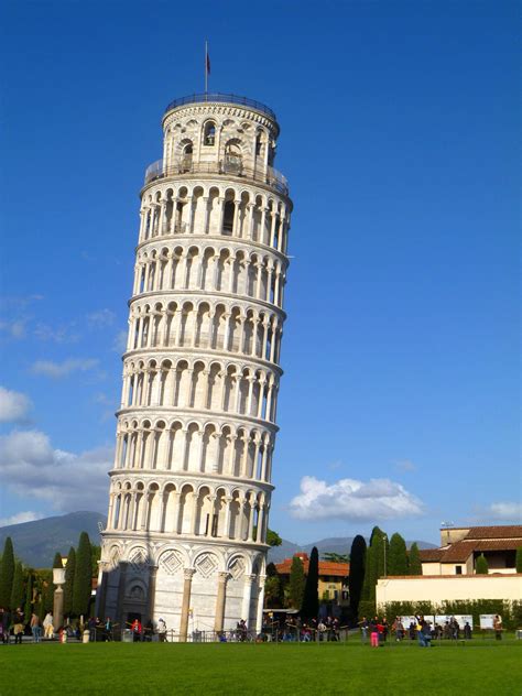 Leaning Tower of Pisa at Night Wallpapers - Top Free Leaning Tower of ...