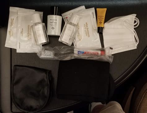 etihad-business-class-dreamliner-review-amenity-kit - Points with a Crew