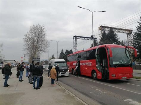 Autobus iz Niša za Beograd nije stigao ni do auto puta zbog kvara iz