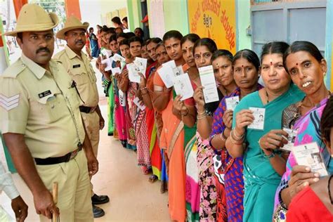 14 Seats In Karnataka Record 6856 Polling In Lok Sabha Polls