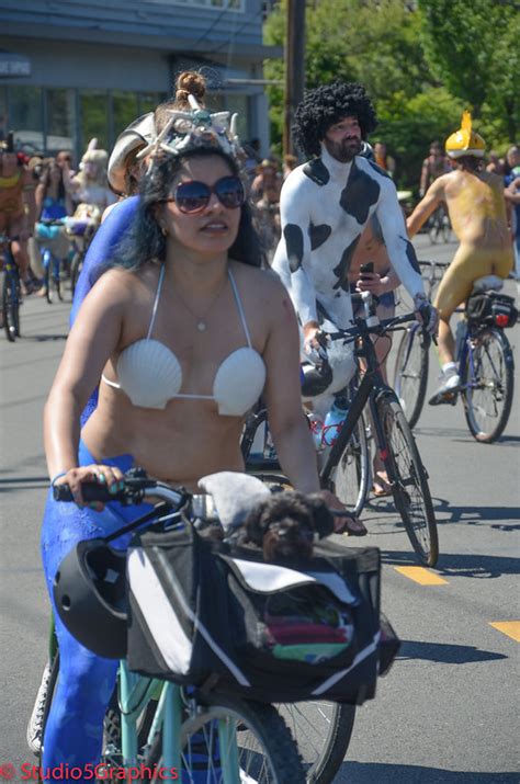 2015 Fremont Summer Solstice Parade Naked Bike Riders Guerilla