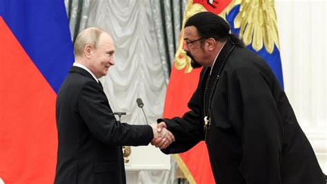 Steven Seagal Morirei Per Putin E La Russia Pronta A Mandarlo In