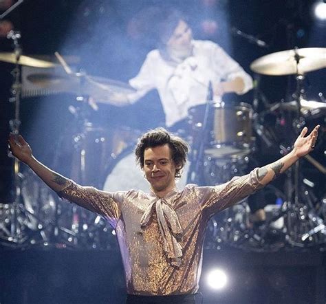 Harry On Stage Tonight St Paul Us July St Fotos De Harry