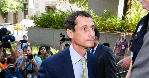Friends Urging Convicted Sex Offender Anthony Weiner To Run For NYC Mayor