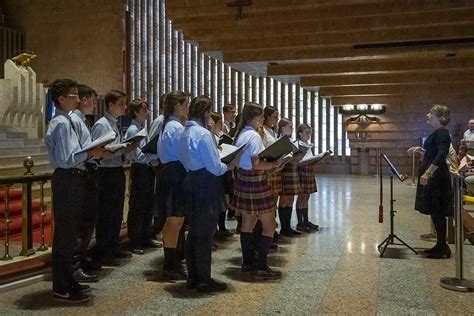 Colegio Alborada Concertado Biling E Cantando Lejos Muy Lejos De