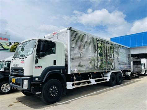 Giá Bán XE TẢI THÙNG KÍN 8 CỬA 14 45 TẤN ISUZU FVM34WE4 Isuzu Việt Nam