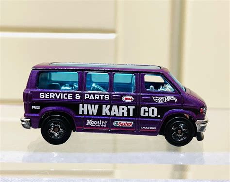 風火輪 hot wheels 道奇 dodge van 紫色 廂型車 書籍休閒與玩具 玩具公仔桌遊在旋轉拍賣