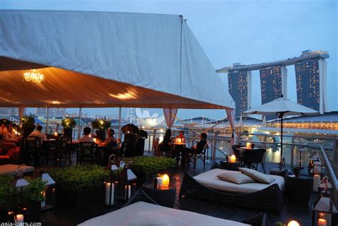 Lantern-Bar-at-The-Fullerton-Bay-Hotel-Singapore-07 Lantern-Bar-at-The ...