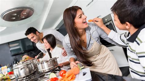 Family Food: 5 Top Tips That Will Make You Enjoy Home Cooking