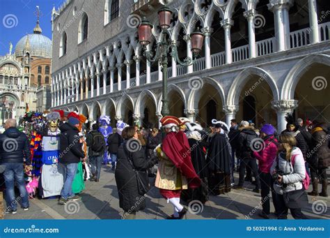 Cena Do Dia Do Carnaval De Veneza Imagem De Stock Editorial Imagem De