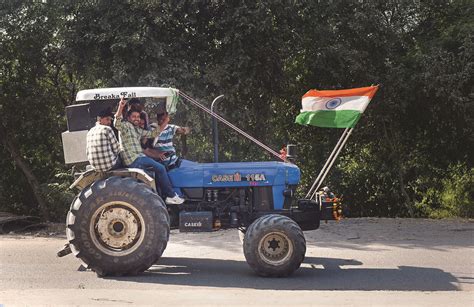 Delhi Police Begin Removing Barricading At Tikri Border