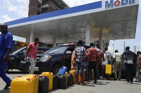 P Nurie De Carburant Kinshasa La Situation Fait Suite La Baisse