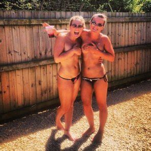 Bikini Muscle Blond Fun Porn Pic