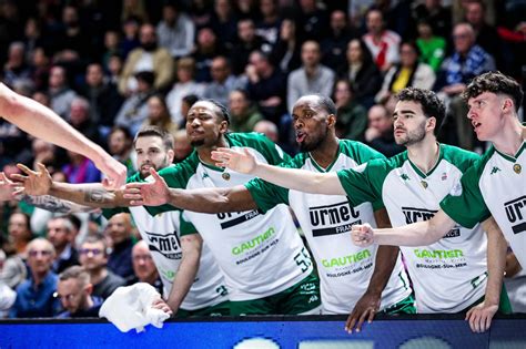 L Essm En Play Offs Le Psg Trop Fort Pour Dunkerque Une Course De