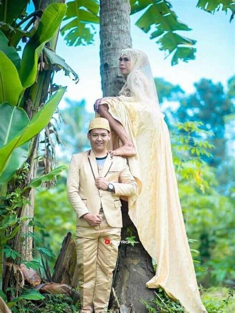 6 Foto Prewedding Konsep Naik Pohon Ini Absurd Enggak Habis Pikir Hot Liputan6