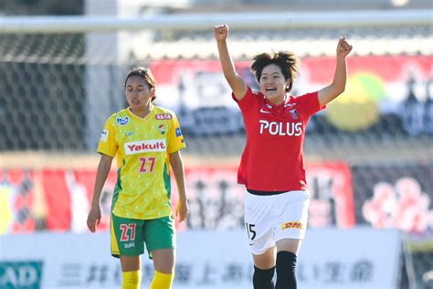 【浦和l】安藤梢が鮮やかボレー弾日本女子代表の猶本光を起点に2ゴール。千葉lに2 0勝利、首位inacを勝点1差で追う│weリーグ