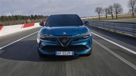 Alfa Romeo Junior Hatchback 175kW Elettrica Veloce 54kWh 5dr Auto Lease