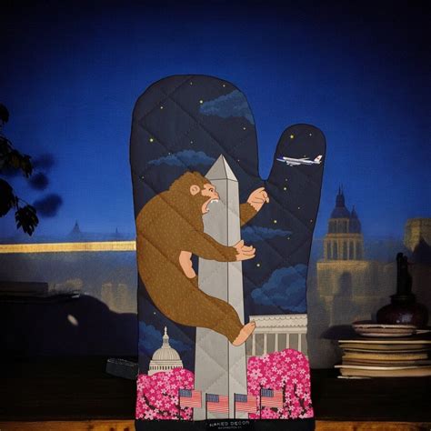 Big Ape At Washington Monument Oven Mitt Naked Decor