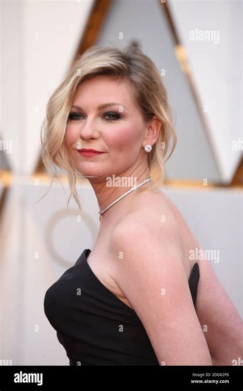 Kirsten Dunst Arrives For The 89th Academy Awards Oscars Ceremony At The Dolby Theater In Los