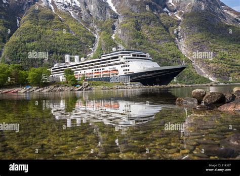 Norway, Eidfjord, View on MS Rotterdam, cruise ship of Holland Stock Photo: 69546463 - Alamy