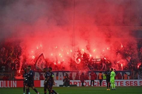 Ligue 1 Une tribune fermée jusquà la fin de la saison à Montpellier