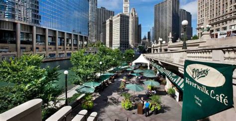 Top 5 Chicago Riverwalk Restaurants