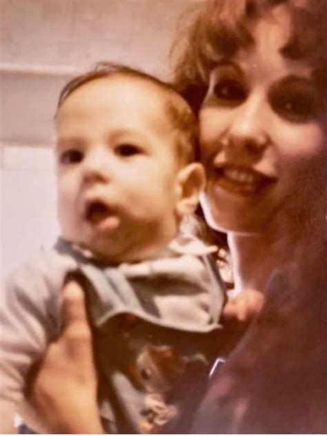 Christian Chávez dedica emotivo mensaje a su mamá recordó cuando lo corrió al saber que era gay