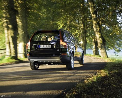 Volvo XC90 Bilder. Sicherer SUV mit Seitenaufprallschutz - Kfz.net