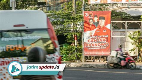 Ganjar Kunjungi Rumah Bung Karno Di Pandean Diserahkan Kendil Berisi